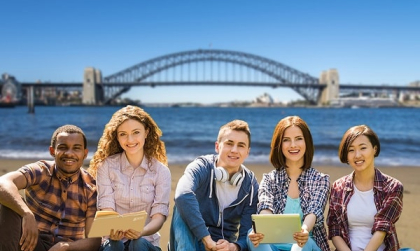 Thắt chặt chính sách, tỷ lệ cấp visa du học Úc cho người Việt giảm 28%