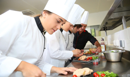 Ngành Nấu Ăn Thương Mại Tại Úc: Cơ Hội Vàng Cho Tương Lai Của Bạn